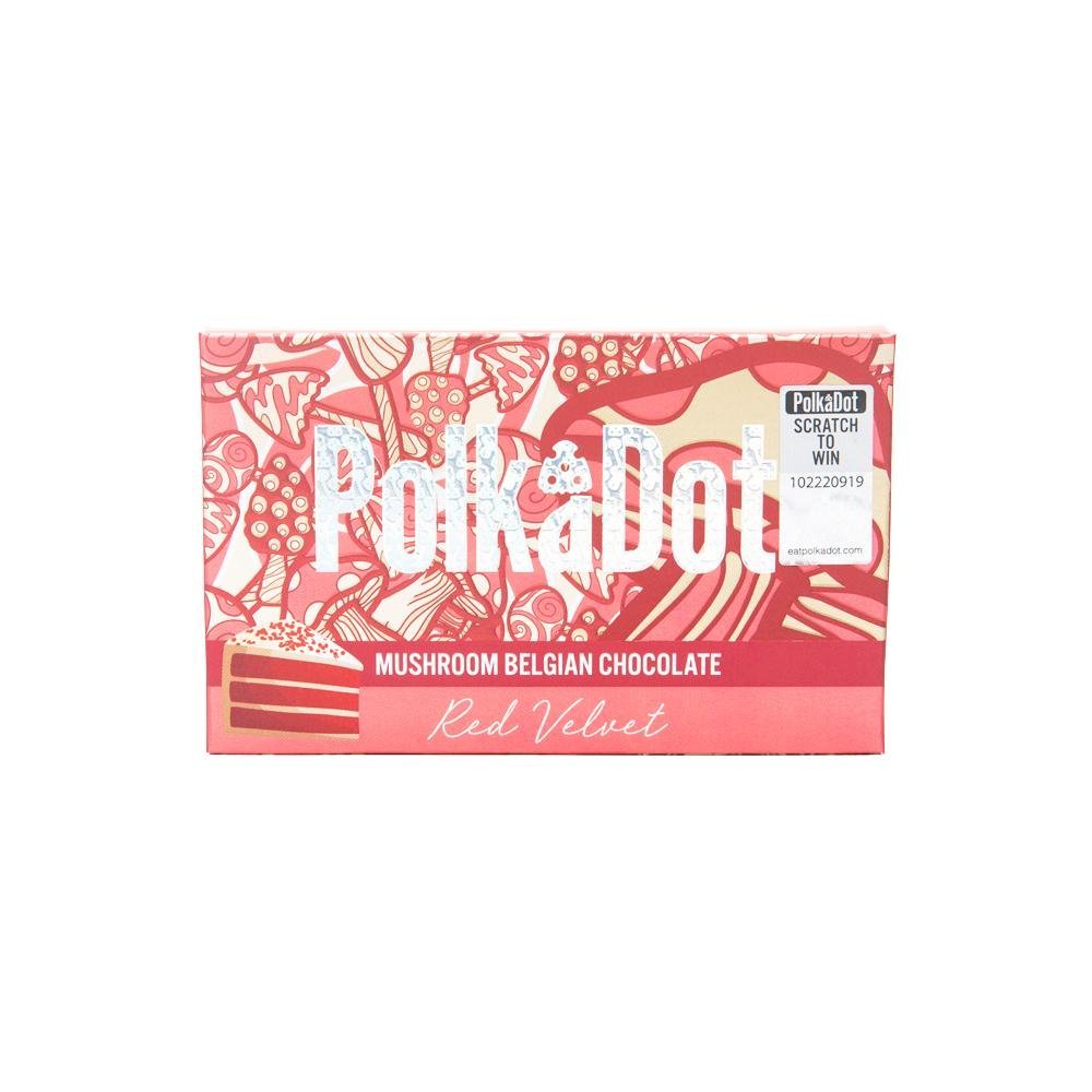 Polkadot chokladkaka med röd sammet Polkadot chokladkaka med röd sammet